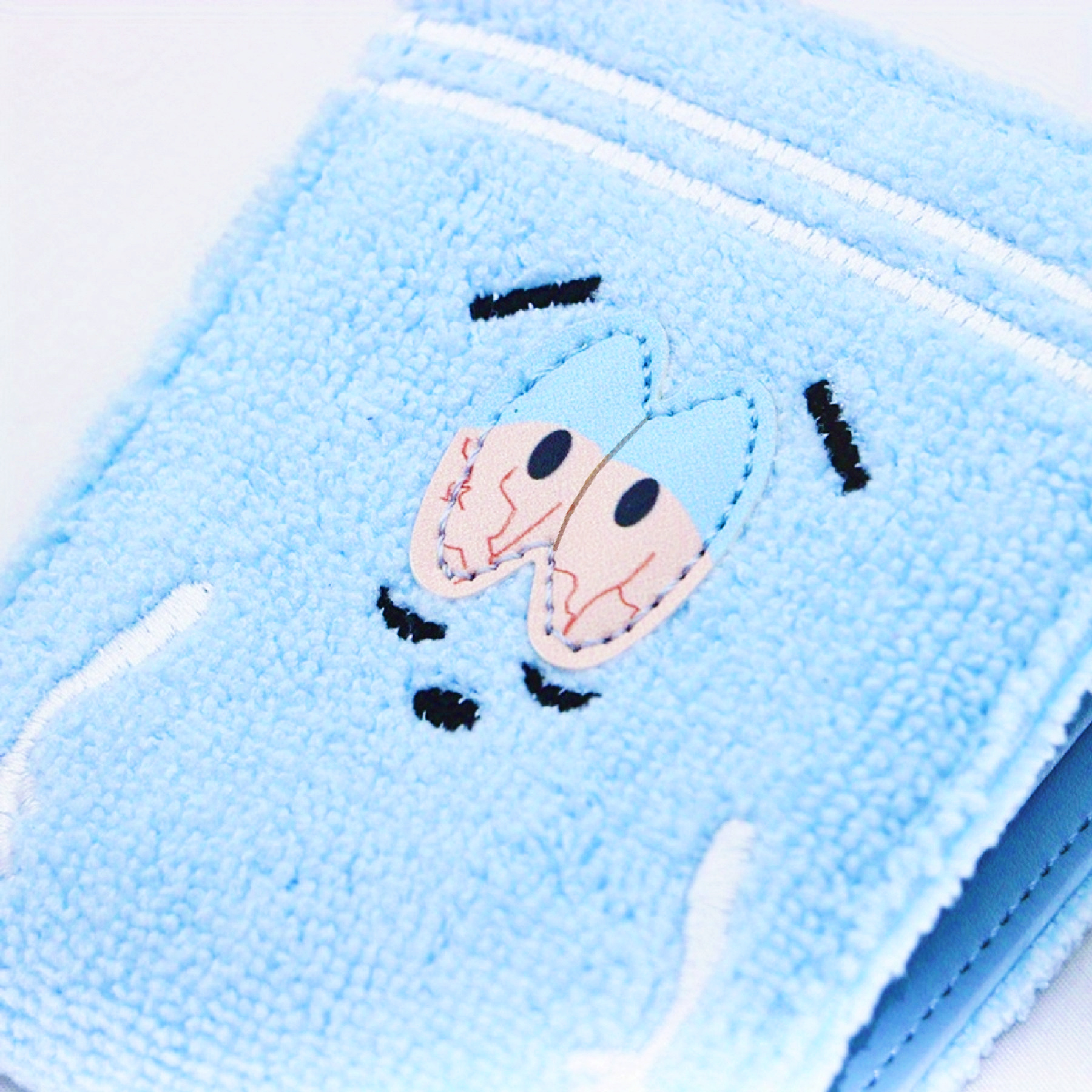 Towel cloth embroidered anime  - Interior Design Id のレビューと価格