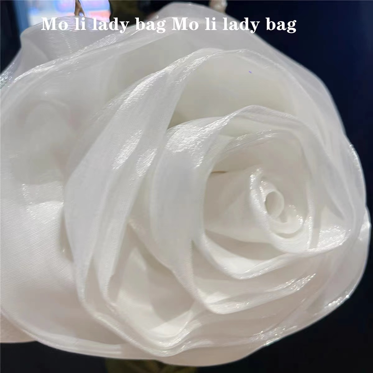 Luxury Designer Satin Floral H - Interior Design Elegant のレビューと価格