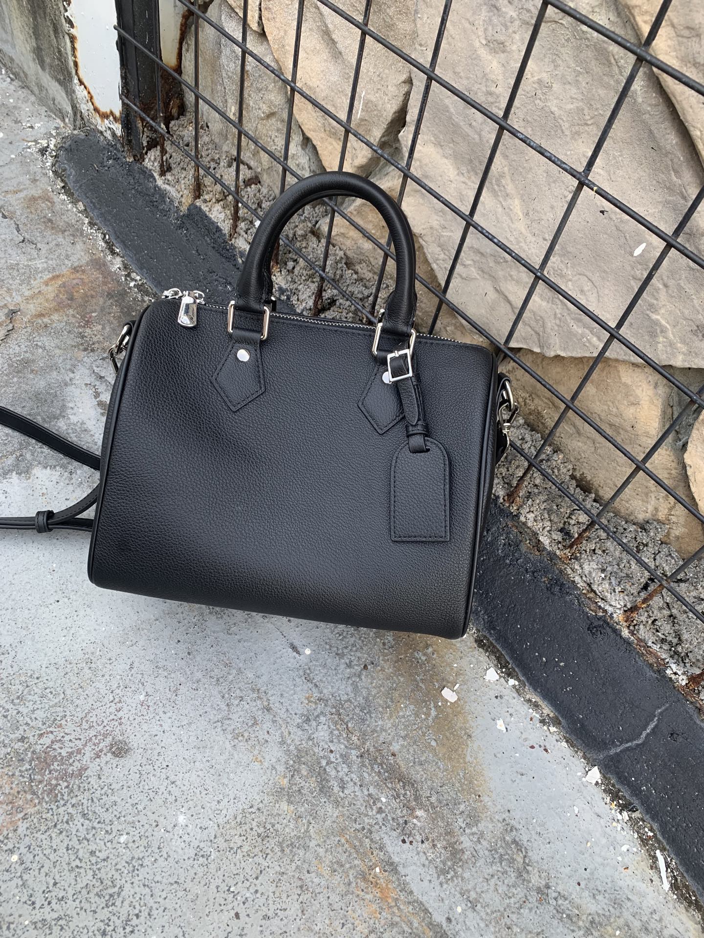 Genuine Grade Leather Women's  - Interior Design Elegant のレビューと価格