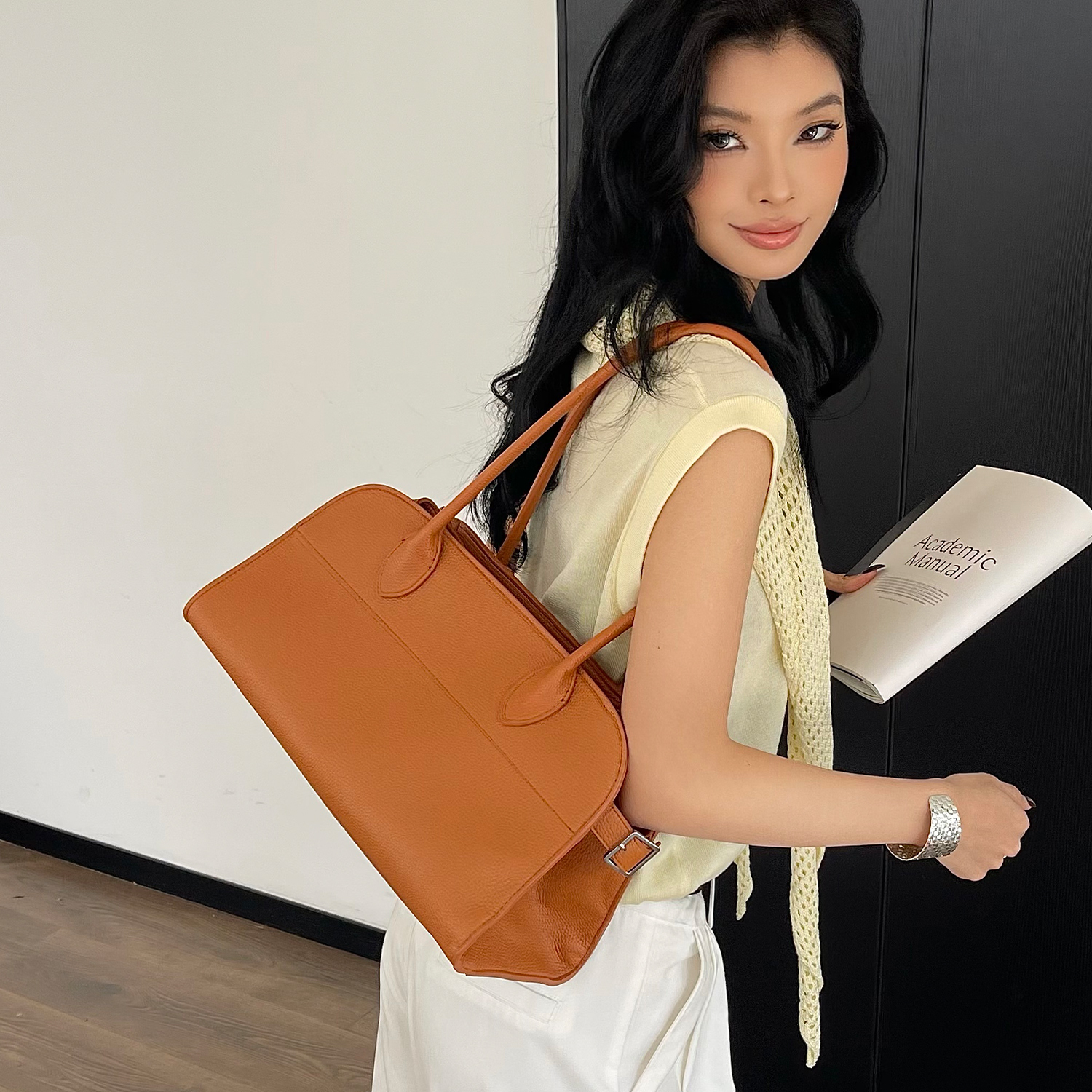 Litchi Grain Texture Tote Bag  - Interior Design Texture のレビューと価格